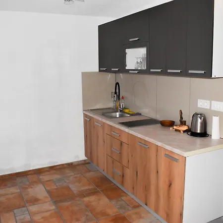 Konoba Oklop Apartamento *